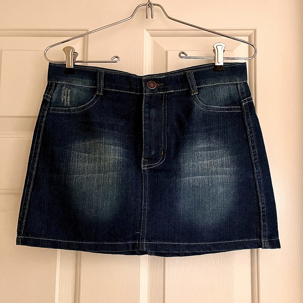 1616 Holdings brand. Size Small. (more like    x-small fit) Denim fabric.
